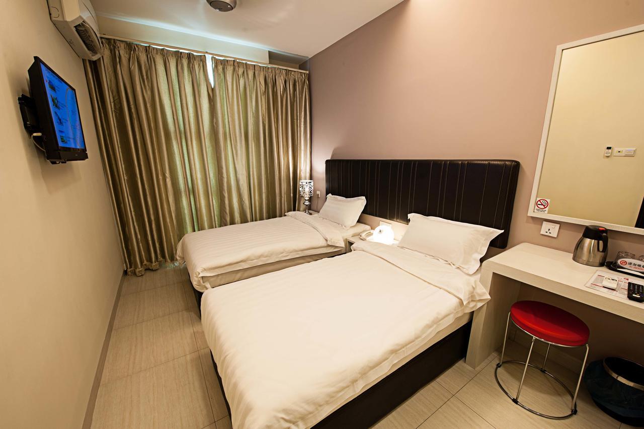 Seven Hotel Putatan Extérieur photo