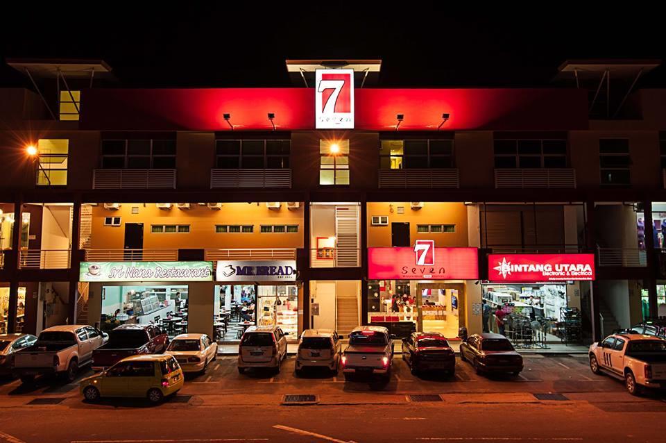 Seven Hotel Putatan Extérieur photo