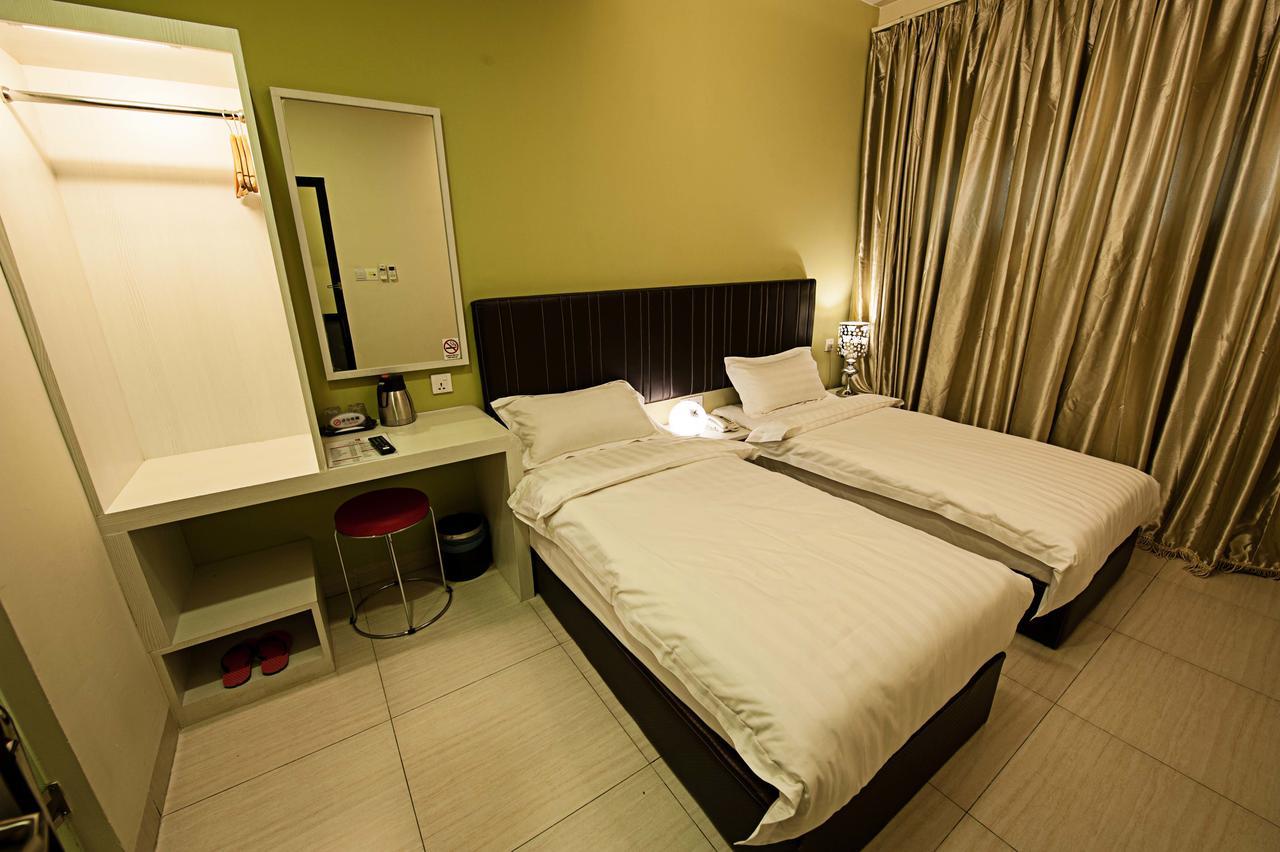 Seven Hotel Putatan Extérieur photo