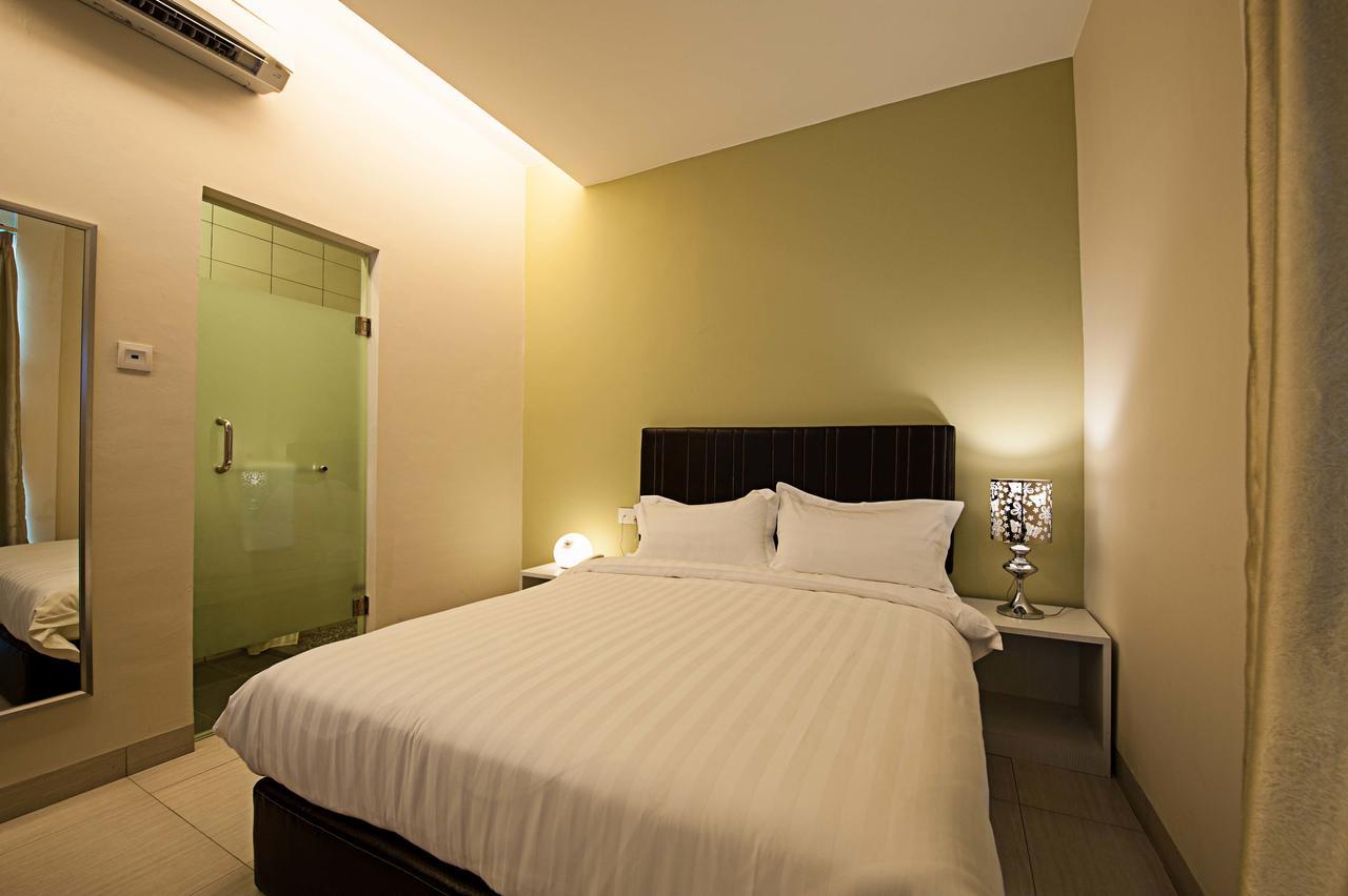 Seven Hotel Putatan Extérieur photo