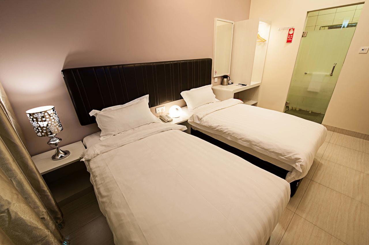 Seven Hotel Putatan Extérieur photo