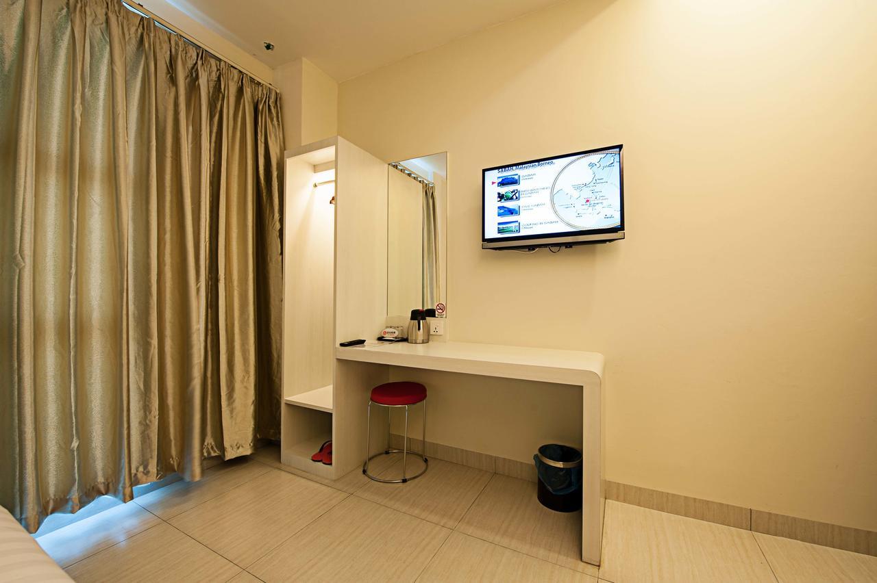 Seven Hotel Putatan Extérieur photo