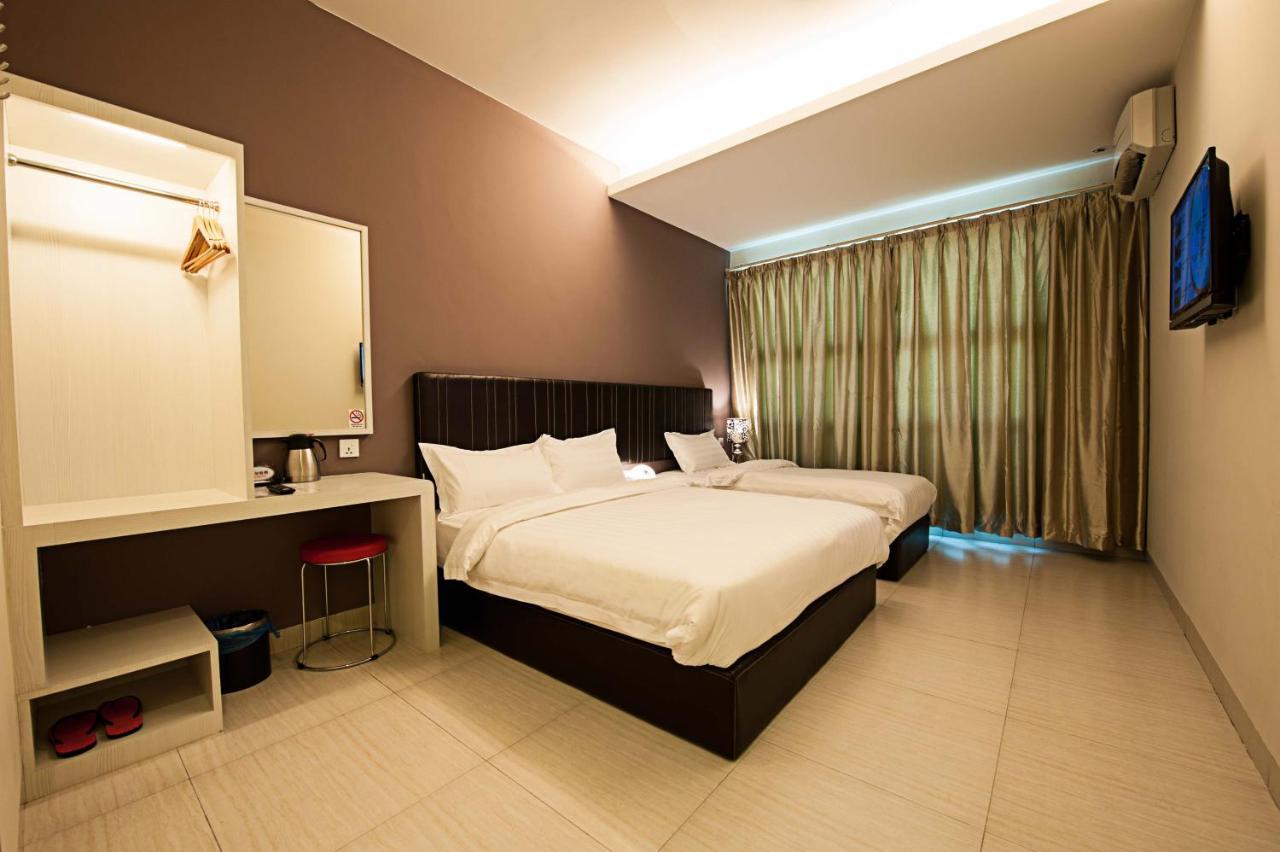 Seven Hotel Putatan Extérieur photo